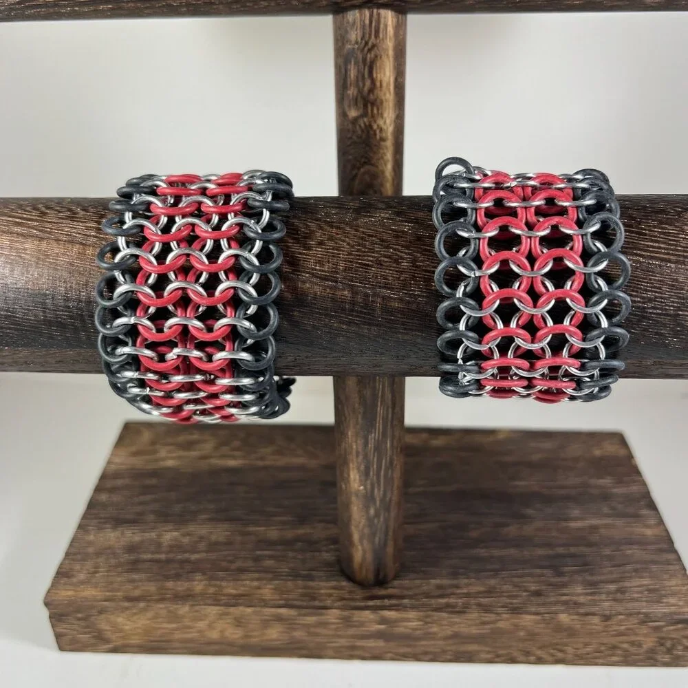 Chainmaille Cuff Bracelet Set - Black & Red Interwoven Rings Stretchy - Picture 1 of 3